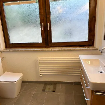 Lovely In With Balcony Apartment *